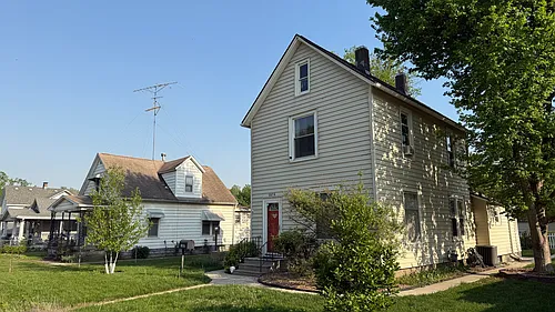 1307 NE Seward Ave #B Photo 1