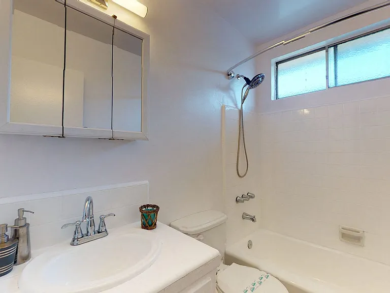 Venice Blvd Apartments — Photo 7