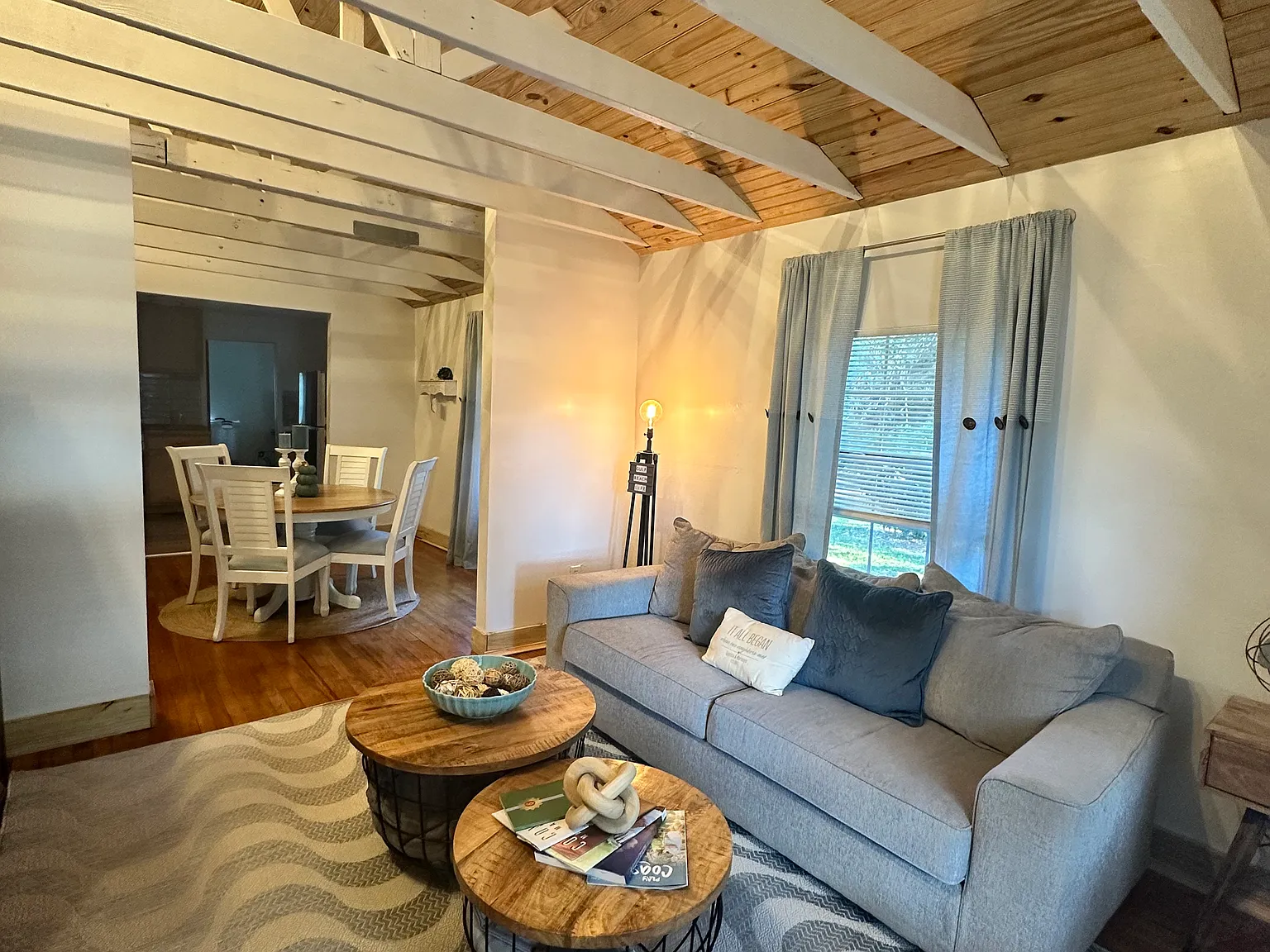 2 bed, 1023 sqft, $1,300 — Photo 2