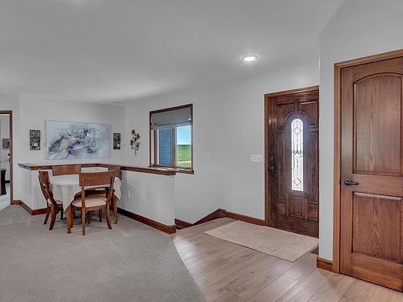 5th image of 348 Arrowhead Rd