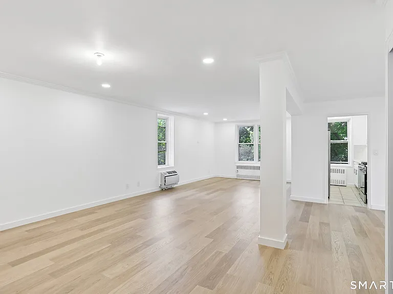 7 4th St #3H — Photo 2