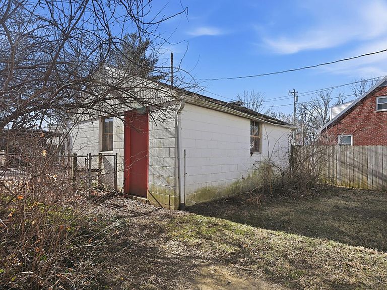 Listing photo 5