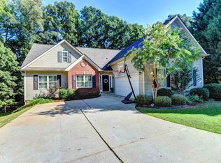214 Cypress Dr, Jefferson, GA 30549