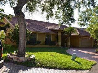 561 Pebble Creek Way, Plantation, FL 33324