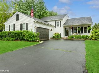 2104 Oak Leaf Ln, Lake Villa, IL 60046