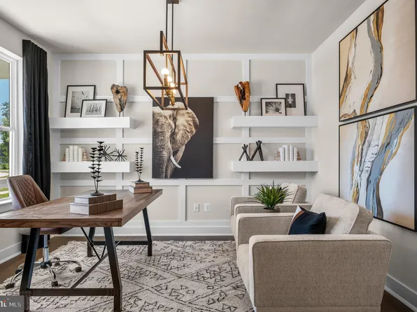 526 Davis Falls Dr, Newark, DE 19702