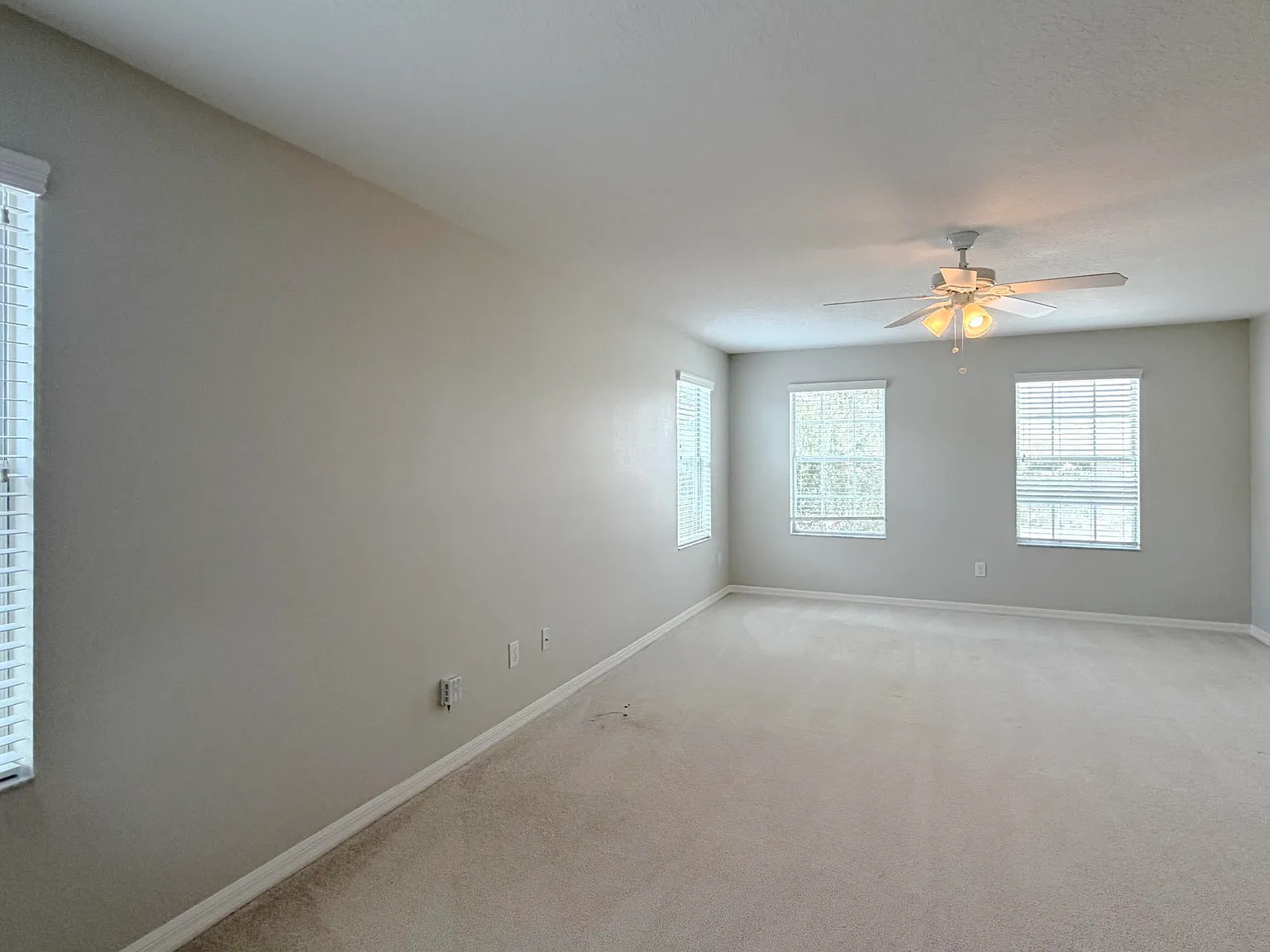 10606 Inside Loop - 1 — Photo 4