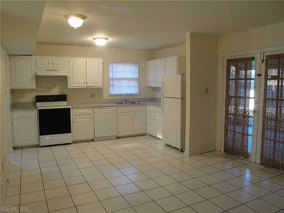 3rd image of 884 Westminster Ln