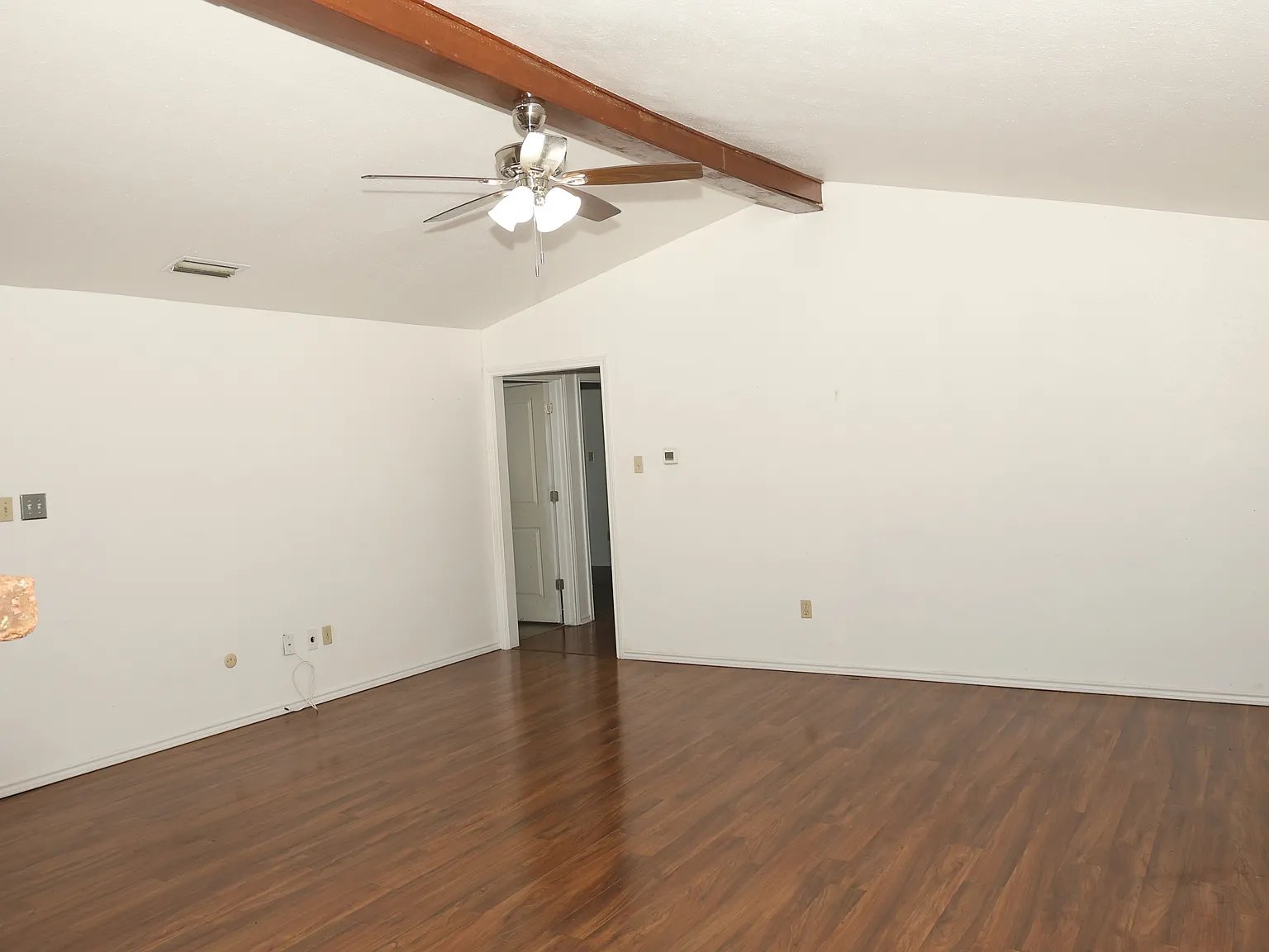 4 bed, 2114 sqft, $2,600 — Photo 4