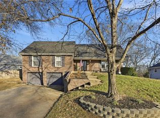 6757 N Garfield Ave, Gladstone, MO 64118