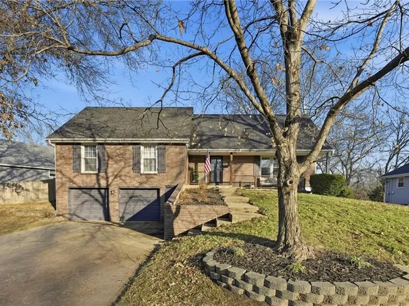 6757 N Garfield Ave, Gladstone, MO 64118