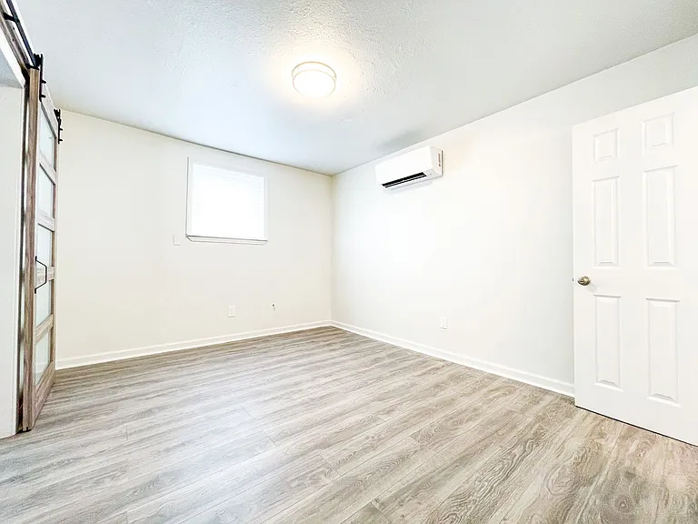 2114 Toledano St #202 — Photo 6