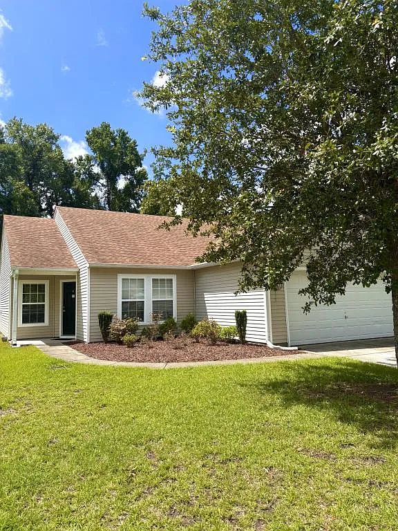 199 Bellgrove Dr. — Photo 2