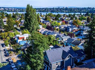 515 N 72nd St APT 3, Seattle, WA 98103