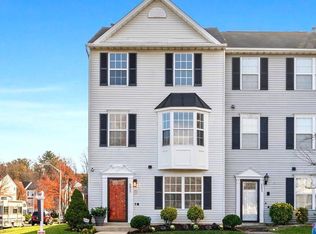 6855 Jade Ct, Capitol Heights, MD