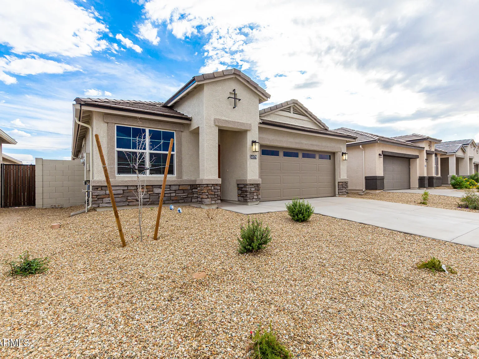 5 bed, 3.0 bath, 1866 sqft, $2,295 — Photo 2