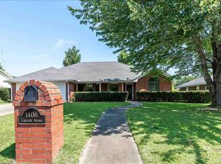 1406 Crescent St, Carthage, TX 75633