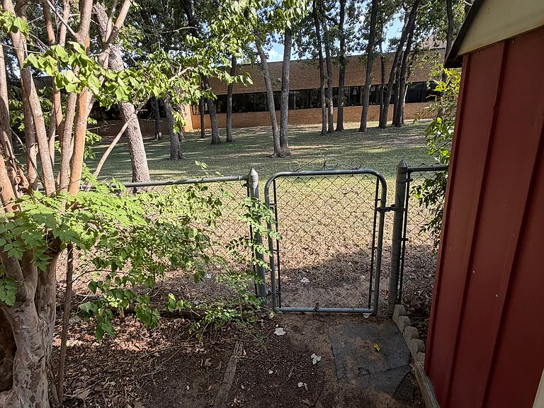 809 W Cheryl Ave — Photo 34