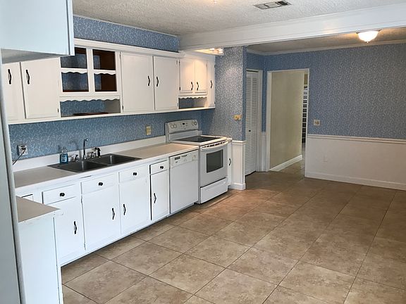 5th image of 1214 Bayshore Dr