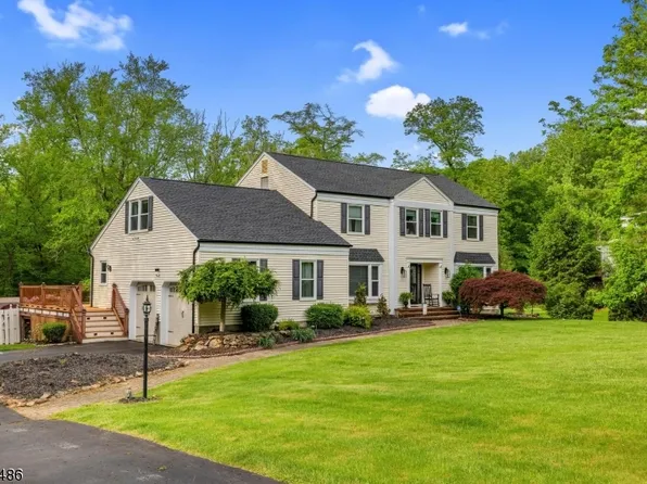 19 Glen Ridge Dr, Washington Twp., NJ 07853