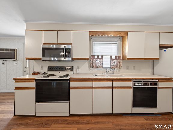 4th image of 60 Gilbert Avenue