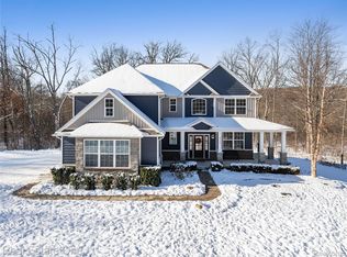 2560 Buckhead Dr, Brighton, MI