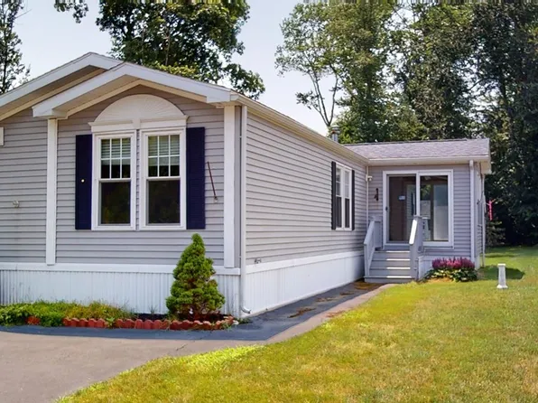 56 Maries Way, Raynham, MA 02767