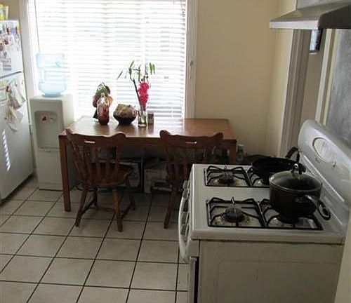 4th image of 366 Teddy Ave