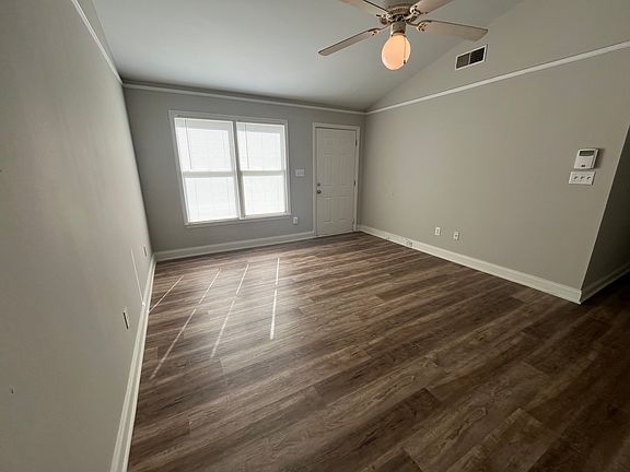 4th image of 162 Fair Oaks Dr