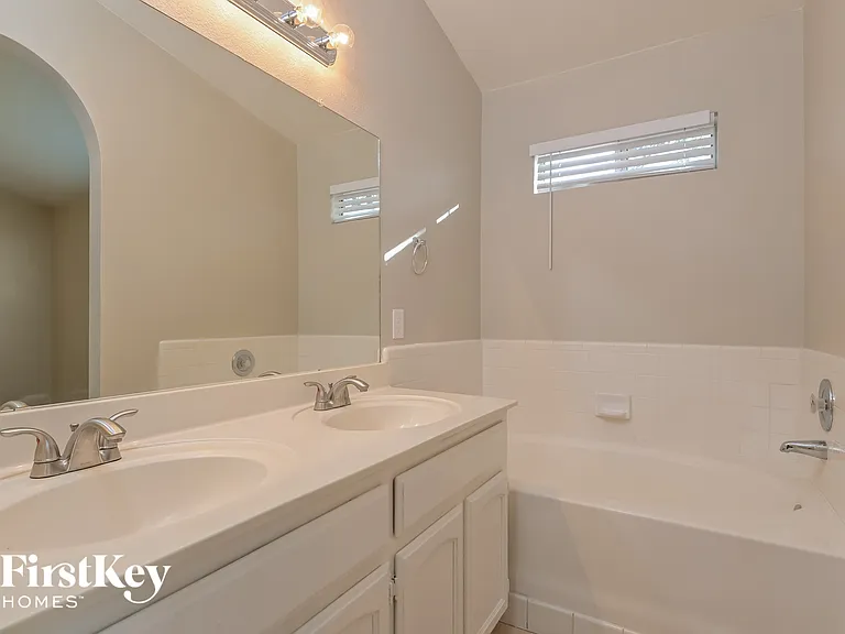 9550 E Caldwell Dr — Photo 9
