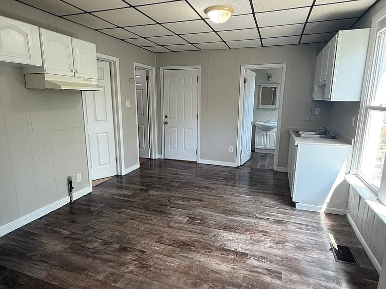 3927 Elm St — Photo 5