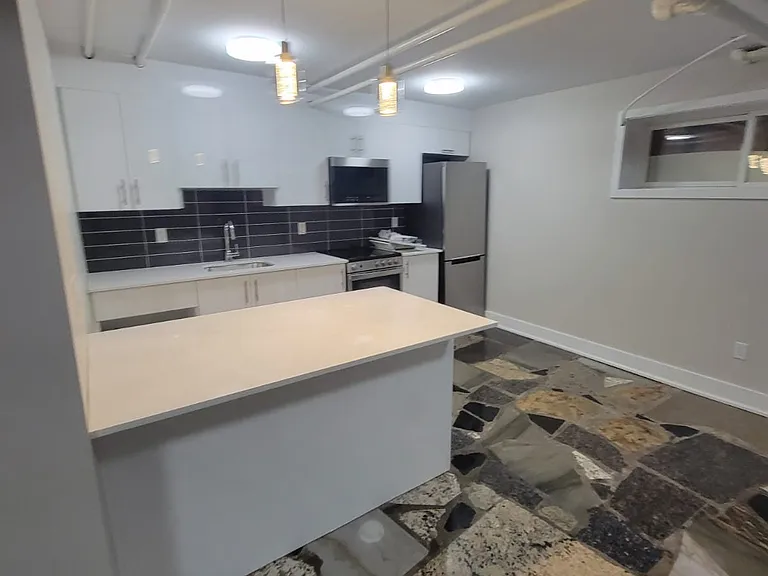 325 Cooper St — Photo 30