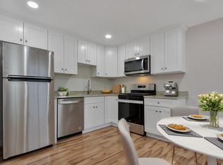 28 Fernview Ave APT 9, North Andover, MA 01845