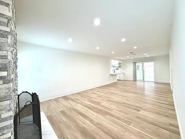 2249 Evergreen Springs Dr — Photo 5