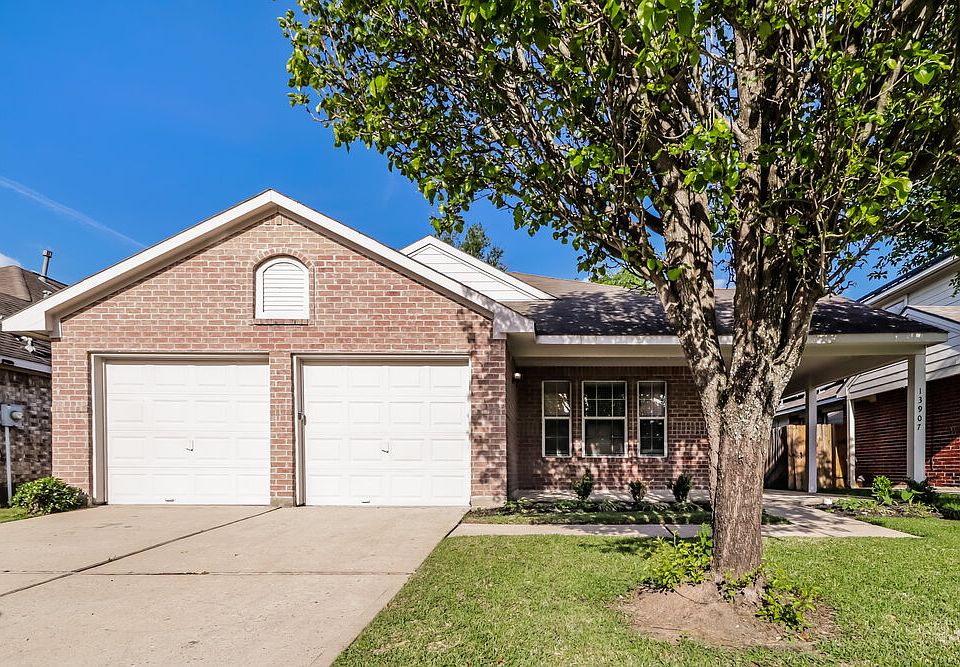 1st image of 13907 Naples Park Ln