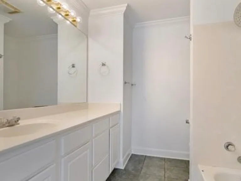 2210 Christian St #11 — Photo 9