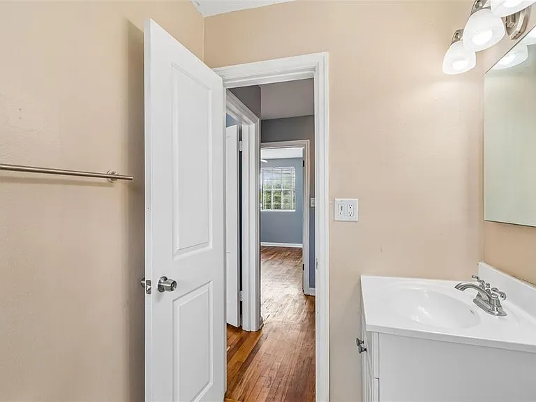 601 Swann Dr — Photo 22