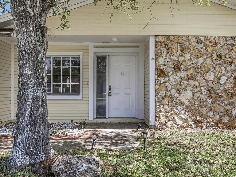 38 E Diamond Dr — Photo 2