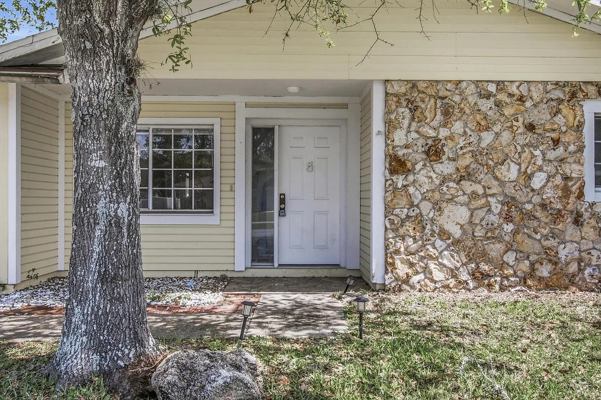 Building Photo - 38 E Diamond Dr