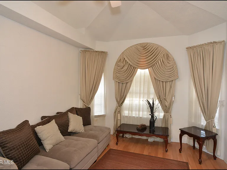7528 Luz De Lumbre Ave — Photo 5