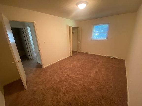 4th image of 17 Valleywood Dr APT A