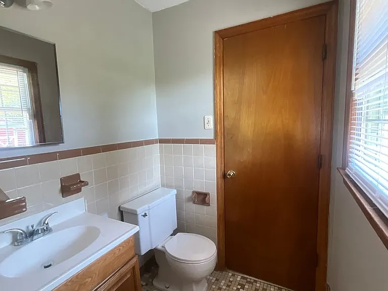 2039 Ironwood Dr — Photo 4