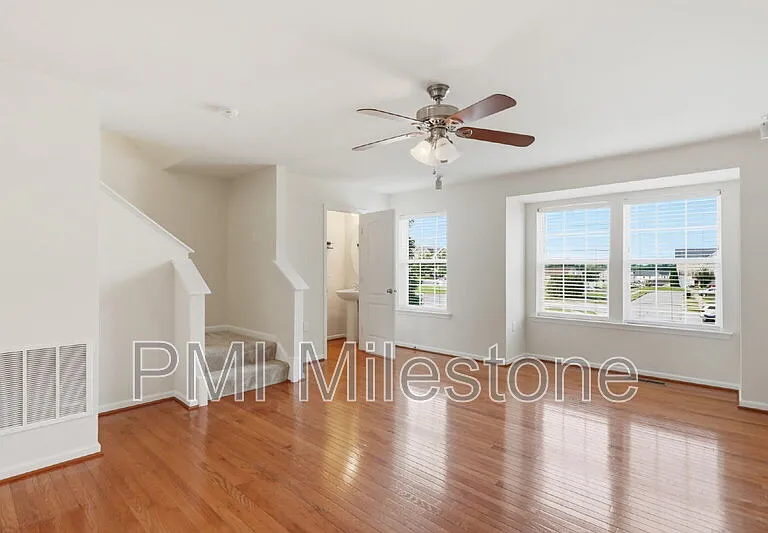 100 Bertelli Ct — Photo 16