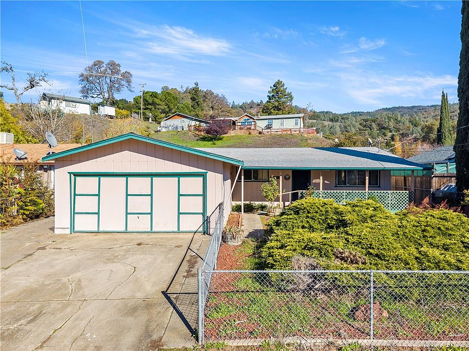 1st image of 3944 Country Club Dr
