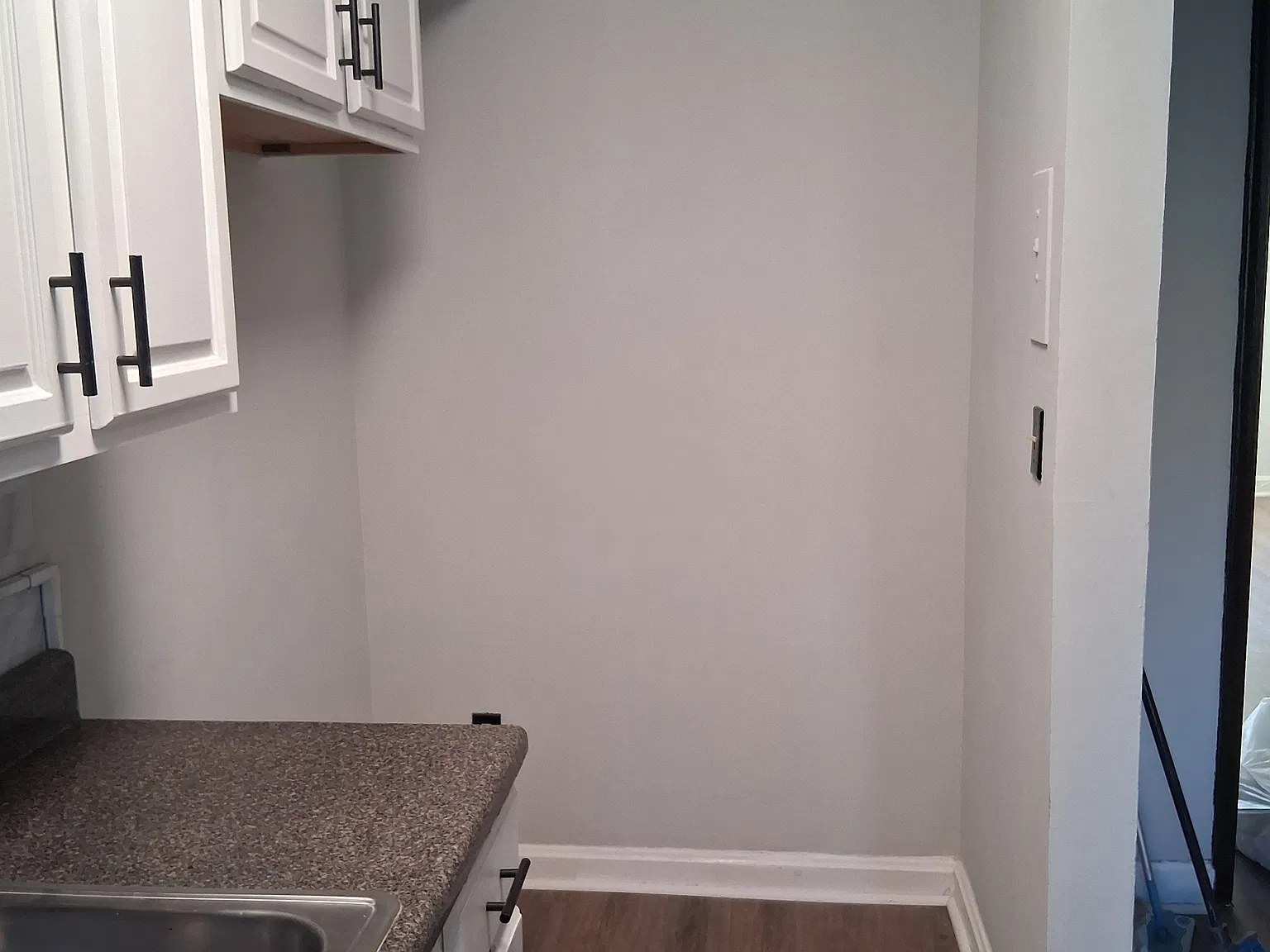 732 Glenwood Ave — Photo 2