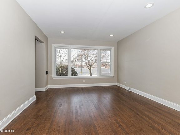 2nd image of 10313 Lawler Ave