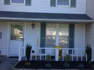 8 Victoria Manor Ct, Sicklerville, NJ 08081