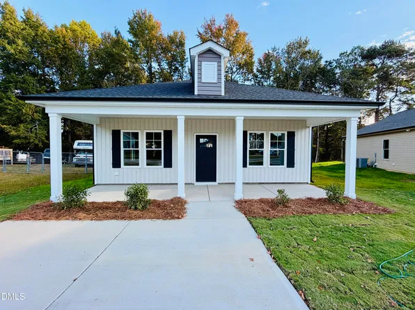 1011 E Maplewood Dr #A, Benson, NC 27504