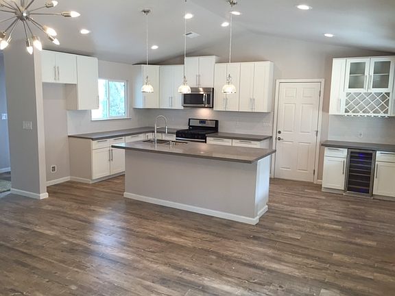 2nd image of 8101 Mariposa Ave