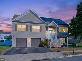 151 Tradewinds Dr, Mount Royal, NJ 08061